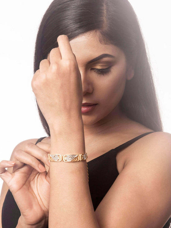 Buy Titanium Aura Quartz Bracelet Online in India - Mypoojabox.in